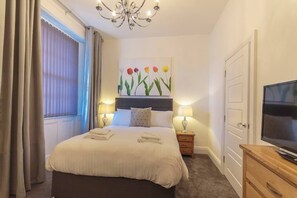 3 Schlafzimmer, Zimmersafe, Schreibtisch, Bügeleisen/Bügelbrett