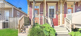 New Suite Oak St Retreat! Shops, Music & More!