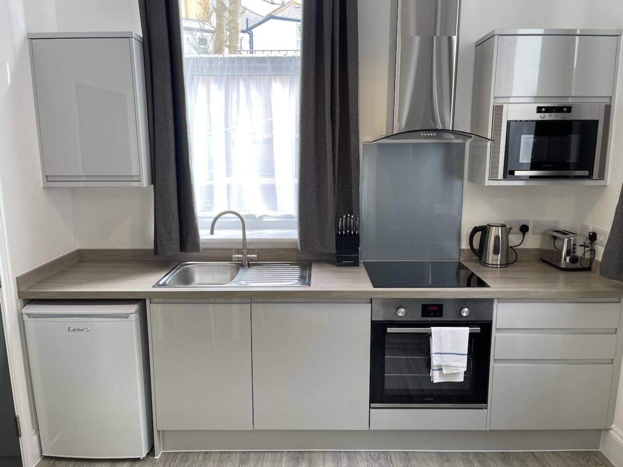 Fridge, microwave, oven, dishwasher