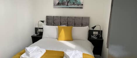 2 bedrooms, desk, iron/ironing board, travel cot
