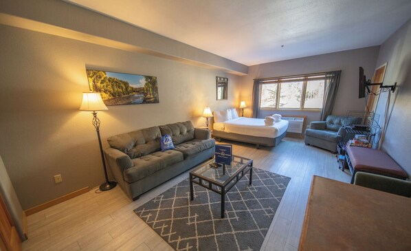 واي فاي مجانًا وملاءات أسرّة