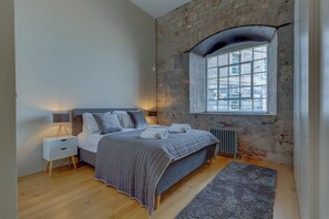 2 bedrooms, WiFi, bed sheets - 5 Brewhouse by Pureserviced (Cremyll)