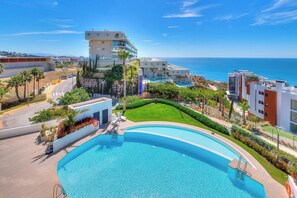 Pool - Beautiful sea view from garden. (Fuengirola)