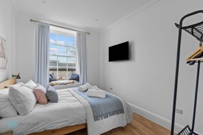 2 bedrooms, desk, iron/ironing board, free WiFi