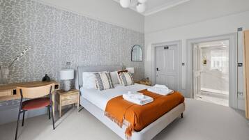 1 bedroom, desk, iron/ironing board, WiFi (free)