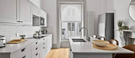 Fridge, microwave, oven, dishwasher