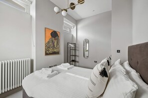 3 chambres, fer et planche à repasser, Wi-Fi, draps fournis