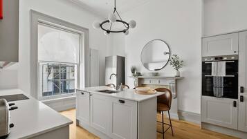 Fridge, microwave, oven, dishwasher