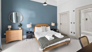 1 bedroom, desk, iron/ironing board, free WiFi - 1 Bed - Napier by Pureserviced (Plymouth)