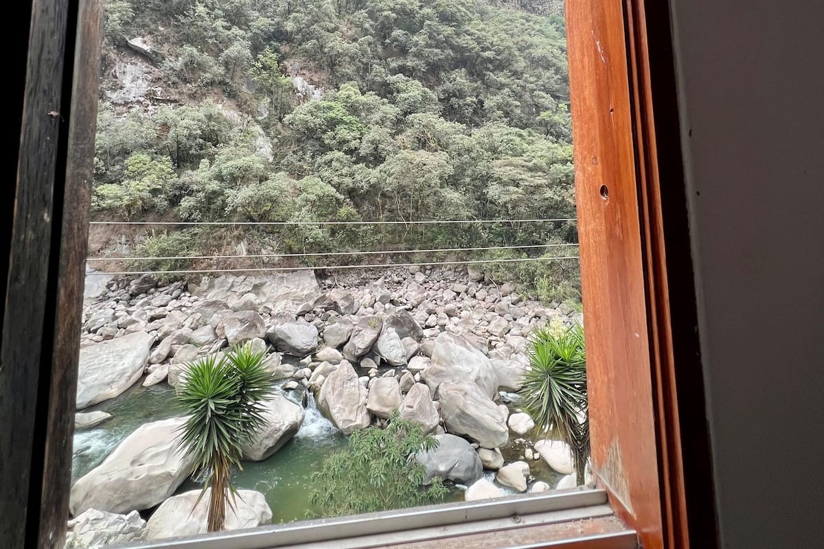 Family Room, River View | Free WiFi