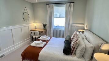 3 quartos, ferros/tábuas de passar roupa, Wi-Fi, roupa de cama