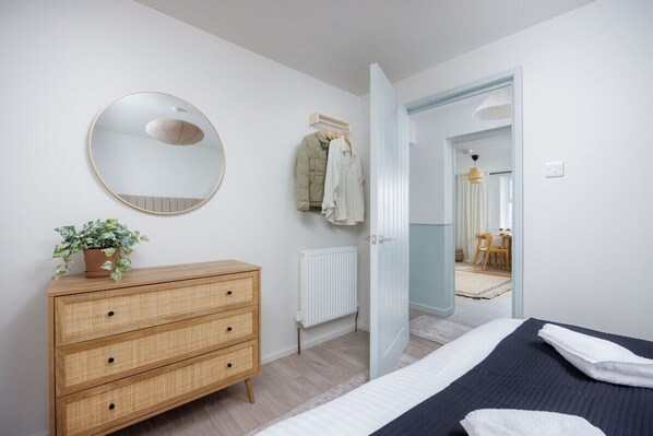 2 chambres, fer et planche Ă repasser, Wi-Fi, literie fournie