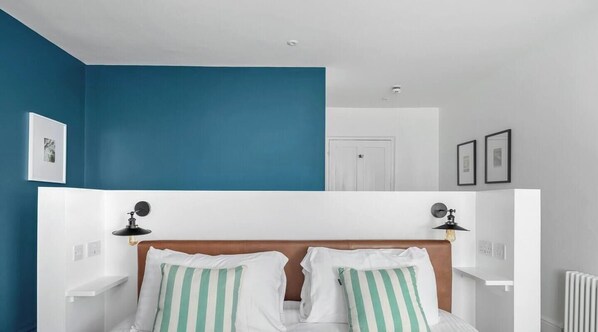 2 bedrooms, desk, iron/ironing board, free WiFi - 2 Bed - Apartment No. 1 Windsor Villas (Plymouth)