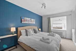 2 chambres, fer et planche à repasser, Wi-Fi, draps fournis