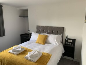 1 Schlafzimmer, Schreibtisch, Bügeleisen/Bügelbrett, kostenloses WLAN