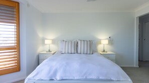 3 bedrooms, bed sheets
