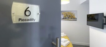 Picadilly by Pureserviced De-luxe Rooms