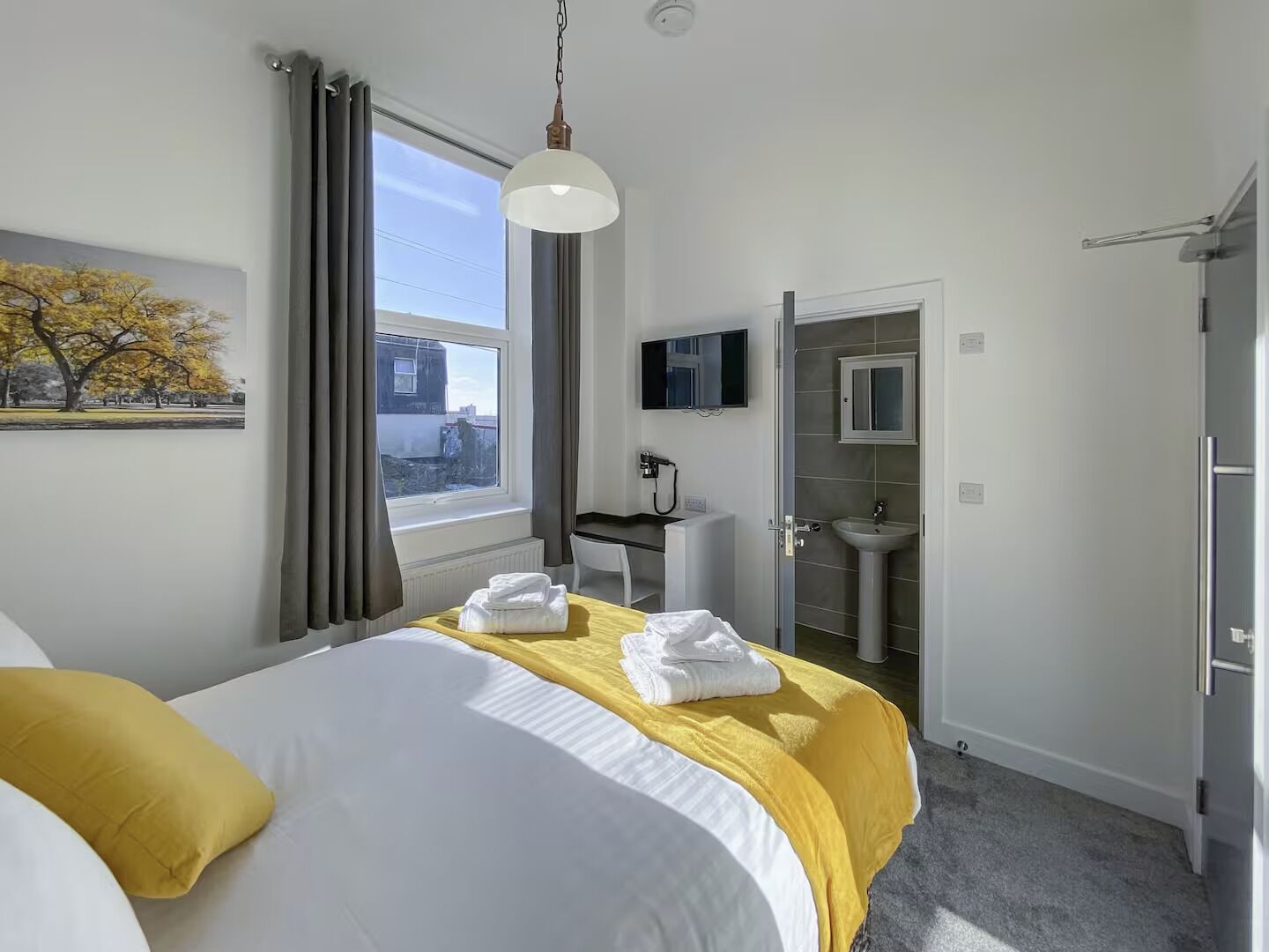 1 bedroom, iron/ironing board, WiFi