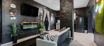 California king wet room suite