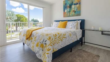 3 Schlafzimmer, Schreibtisch, Bügeleisen/Bügelbrett, Reisekinderbett