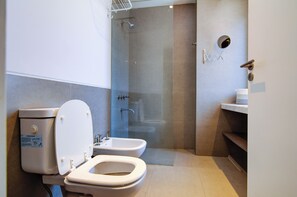 Comfort Studio, Balcony, City View | Bathroom