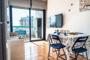 Apartment, 1 Bedroom, Balcony, Ocean View | Living room