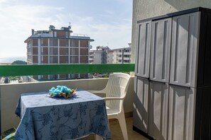 Apartment, 1 Bedroom, Balcony, Ocean View | Outdoor dining