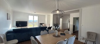 Gîte Jumapi : family gîte with swimming pool for 10 people - 15 min Futuroscope