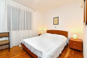 WiFi - Holiday apartment mit Klimaanlage und Terrasse (Presika)