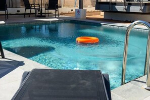 Hồ bơi ngoài trời 