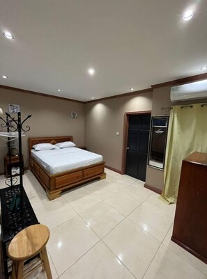 1 bedroom, iron/ironing board, free WiFi, bed sheets