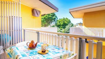 Apartment, 2 Bedrooms, Balcony | Balcony