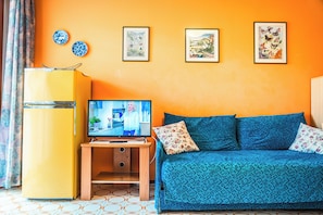 Appartement, 2 chambres, balcon | Salle de séjour