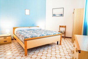 Leilighet, 2 soverom, terrasse | 3 soverom