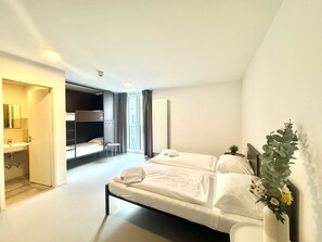 Chambre Quadruple Familiale, patio, vue cour intérieure