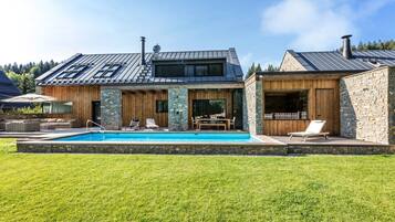 Villa | Exterior
