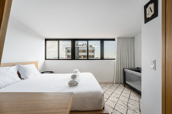 Bügeleisen/Bügelbrett, Internetzugang, Bettwäsche