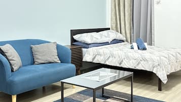 1 habitación, tabla de planchar con plancha, wifi gratis y ropa de cama