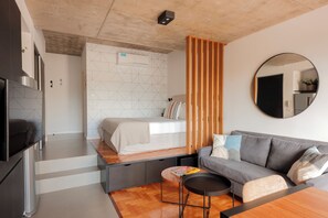 Een strijkplank/strijkijzer, babybedden (toeslag), gratis wifi