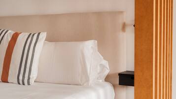 Comfort Studio, Balcony, City View | Iron/ironing board, cots/infant beds, free WiFi, bed sheets