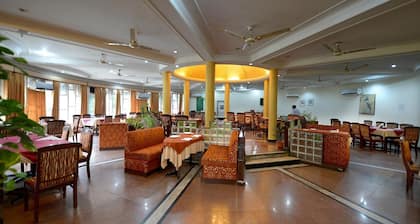 Tilyar Hotel And Resort