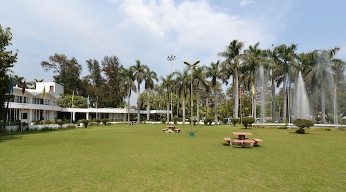 Tilyar Hotel And Resort