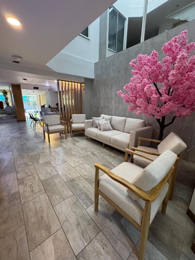 罗萨莱斯套房酒店