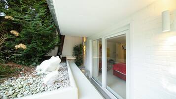 Comfort-Apartment, Küche, Gartenblick | Terrasse/Patio