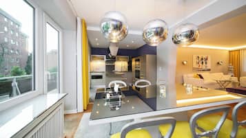 Appartement Supérieur, cuisine, vue jardin | Restauration dans la chambre