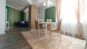 Suite de lujo, balcón, vistas al jardín