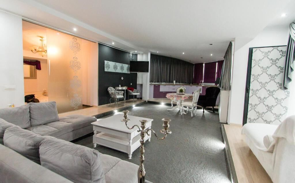 Deluxe Penthouse, Balcony, River View | Blackout curtains, soundproofing, iron/ironing board, free WiFi