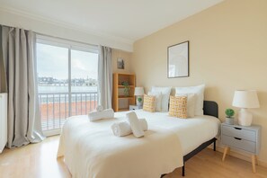 4 bedrooms, iron/ironing board, free WiFi - Magnifique 5 pieces au 15eme (Paris)