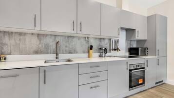Fridge, microwave, oven, dishwasher