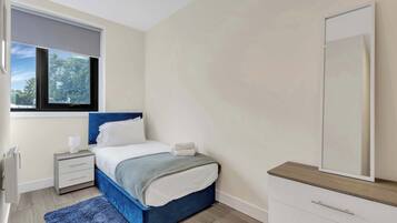 2 bedrooms, iron/ironing board, free WiFi, bed sheets